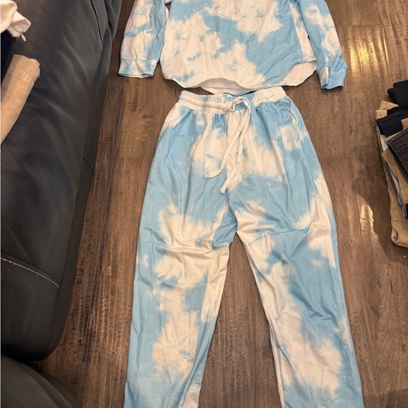 Women's Blue and White Tie-Dye Lounge Set - Picture 1 of 2